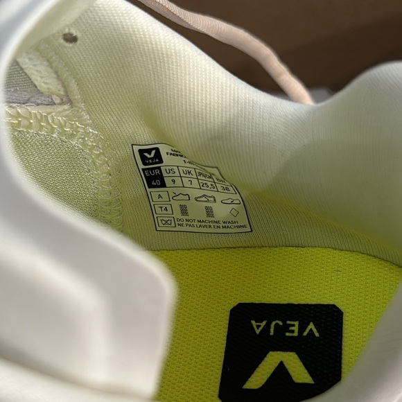 Veja Mens Impala running sneakers trainers white Eggshell sz 40 US 9 - Picture 11 of 11